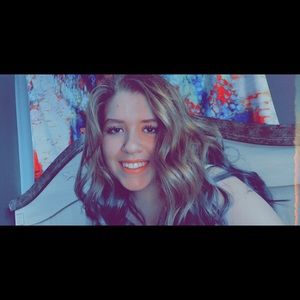 Meet your Posher, Alyssa